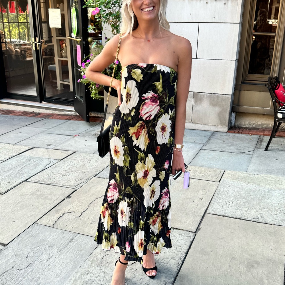 Abercrombie wedding guest dress! Worn once and received endless compliments 🤩
